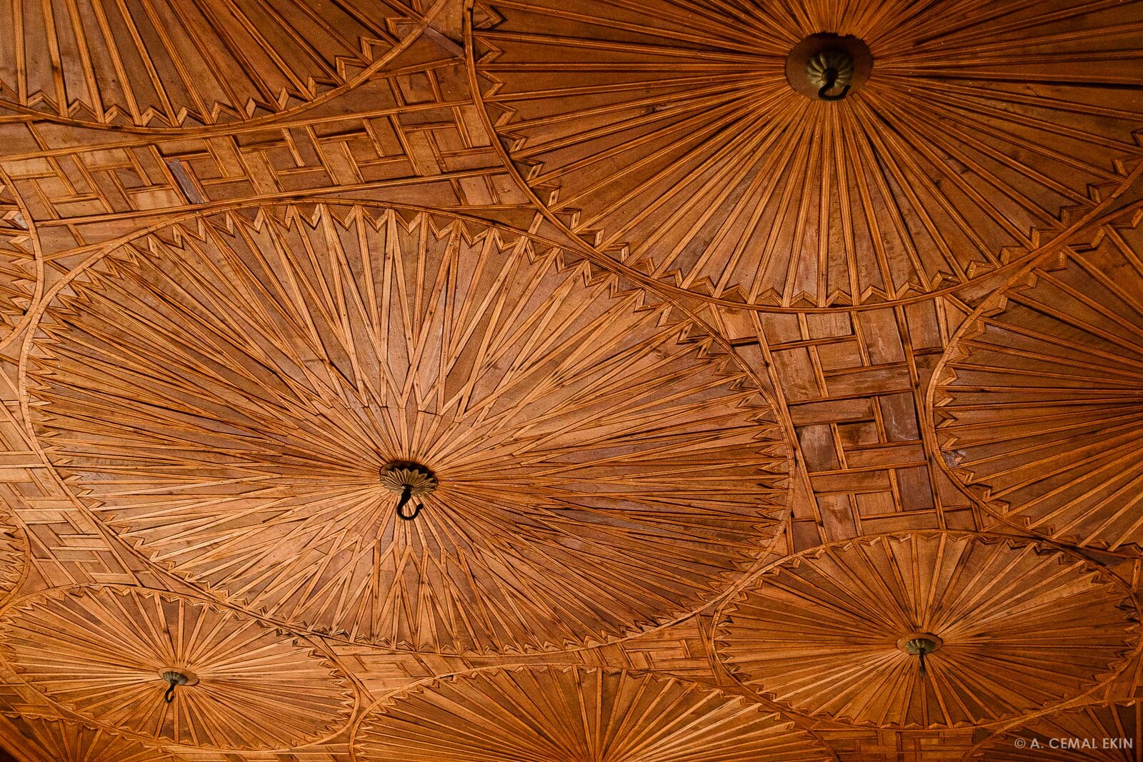 Gökçüoğlu Summer Mansion ceiling detail